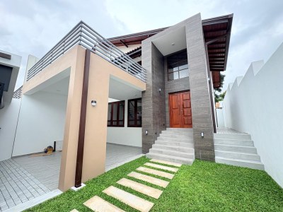 Architect-Designed Super Luxury House for Sale – Battaramulla