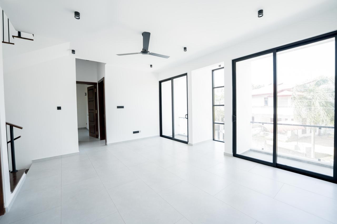 🏡 Modern Luxury House for Sale – Thalahena, Malabe