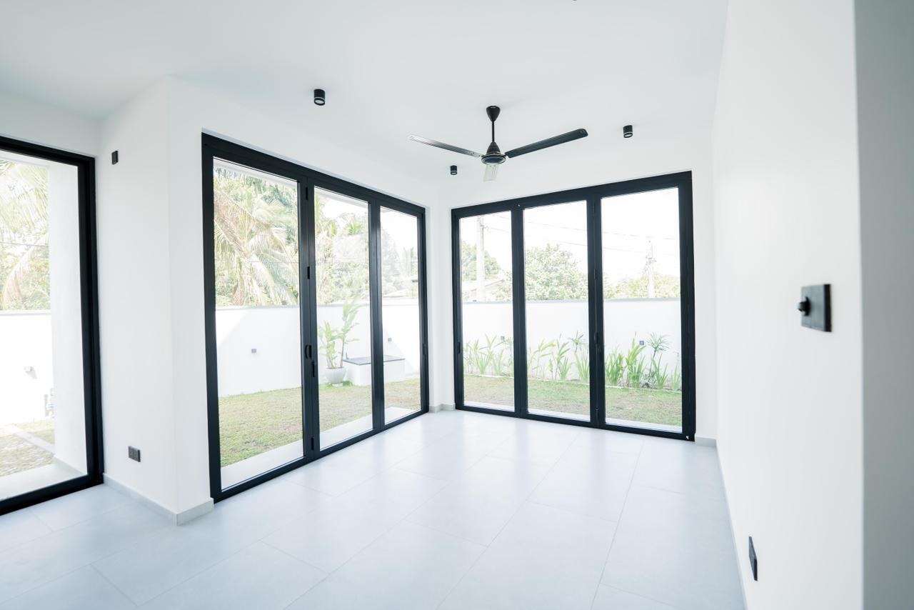 🏡 Modern Luxury House for Sale – Thalahena, Malabe