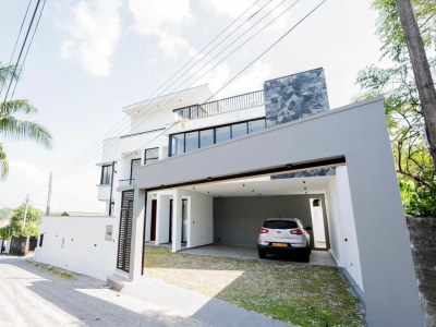 🏡 Modern Luxury House for Sale – Thalahena, Malabe