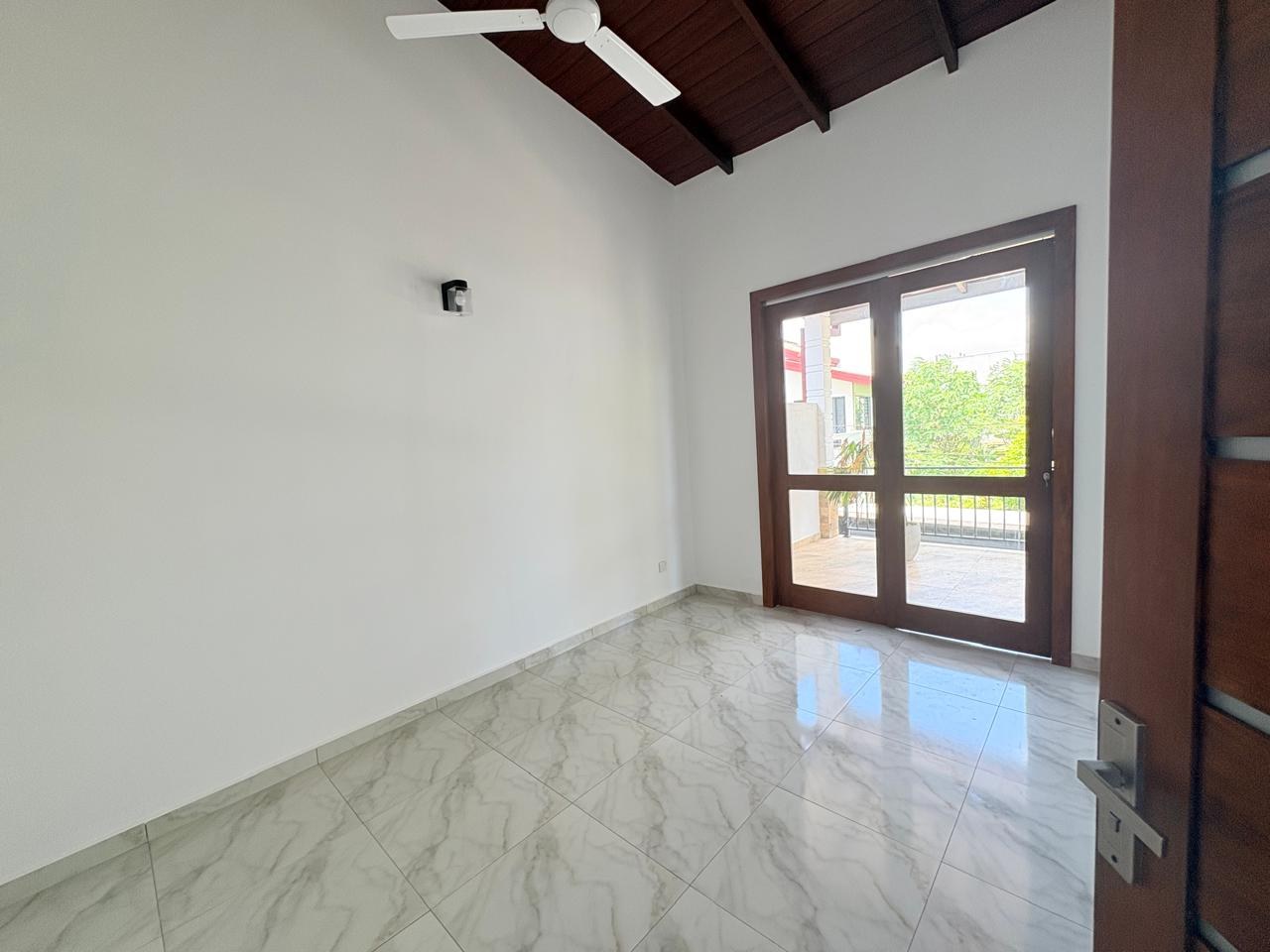 Brand New House For Sale in Thalawathugoda -Hokandara