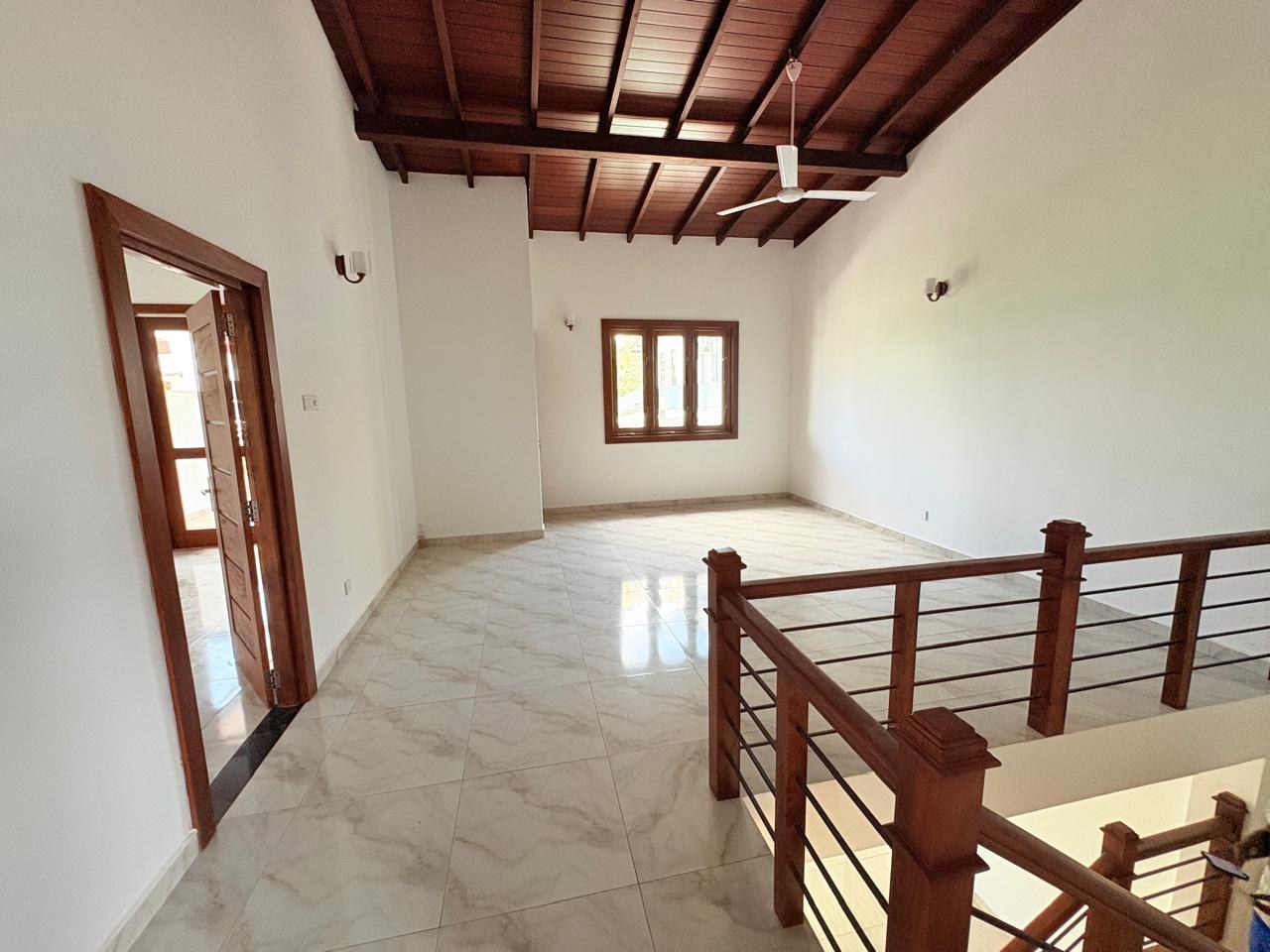 Brand New House For Sale in Thalawathugoda -Hokandara