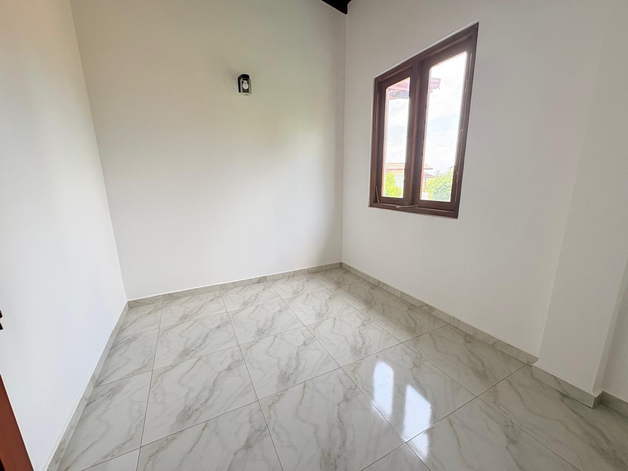 Brand New House For Sale in Thalawathugoda -Hokandara