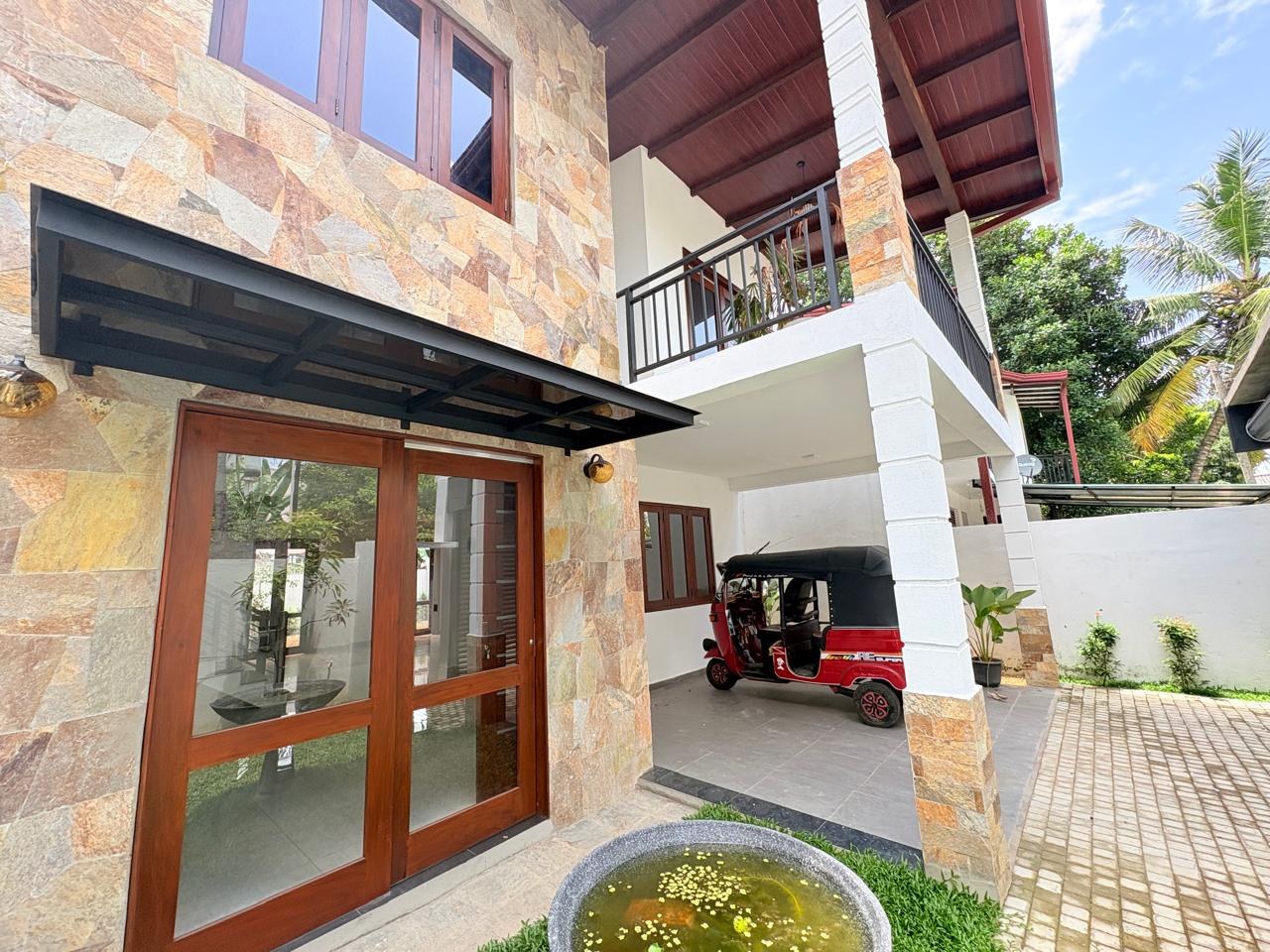 Brand New House For Sale in Thalawathugoda -Hokandara
