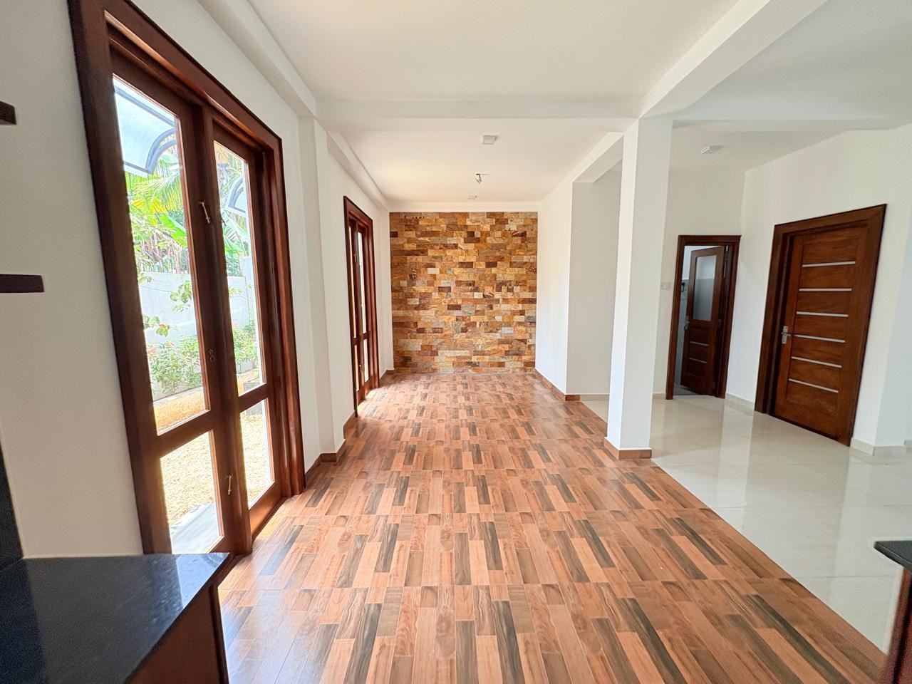 Brand New House For Sale in Thalawathugoda -Hokandara
