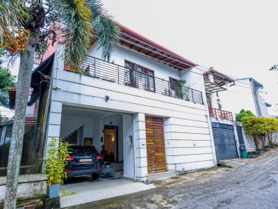 🏡✨ SUPER LUXURY 3-STORY HOUSE FOR SALE – HOKANDARA NORTH / THALAWATHUGODA ✨🏡