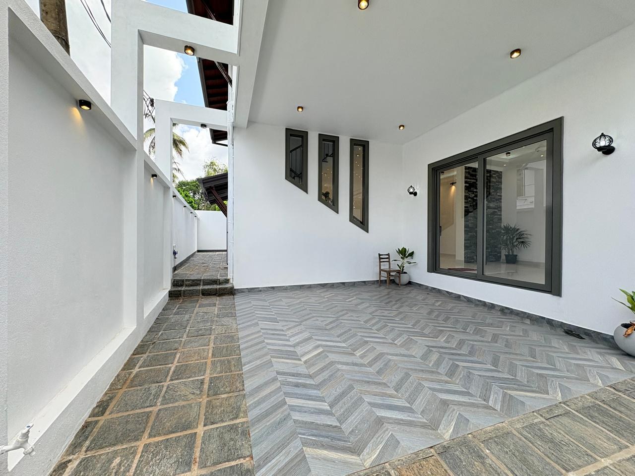 🏡✨ BRAND NEW 3-STOREY LUXURY HOUSE FOR SALE – MALABE ✨🏡