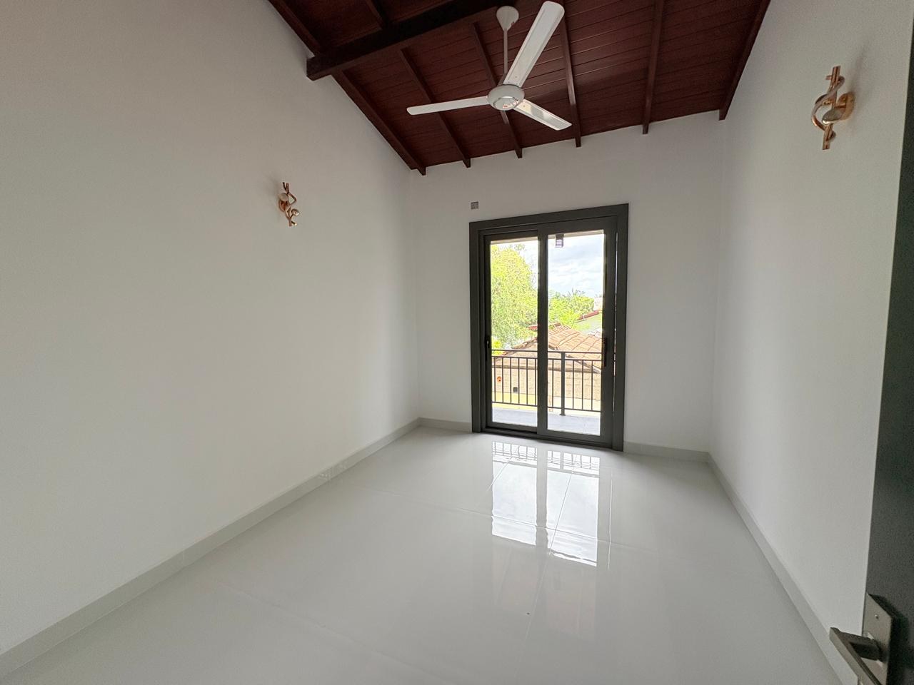 🏡✨ BRAND NEW 3-STOREY LUXURY HOUSE FOR SALE – MALABE ✨🏡