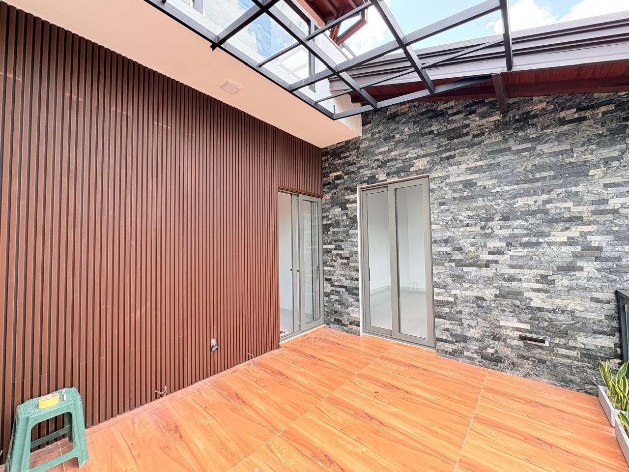 🏡✨ BRAND NEW 3-STOREY LUXURY HOUSE FOR SALE – MALABE ✨🏡