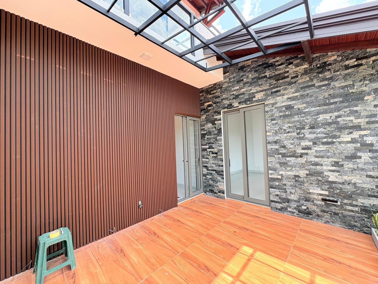 🏡✨ BRAND NEW 3-STOREY LUXURY HOUSE FOR SALE – MALABE ✨🏡