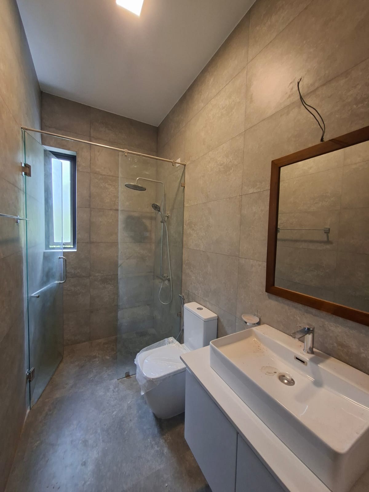 🏡✨ BRAND NEW LUXURY HOUSE FOR SALE – LAKE ROAD, BATTARAMULLA ✨🏡