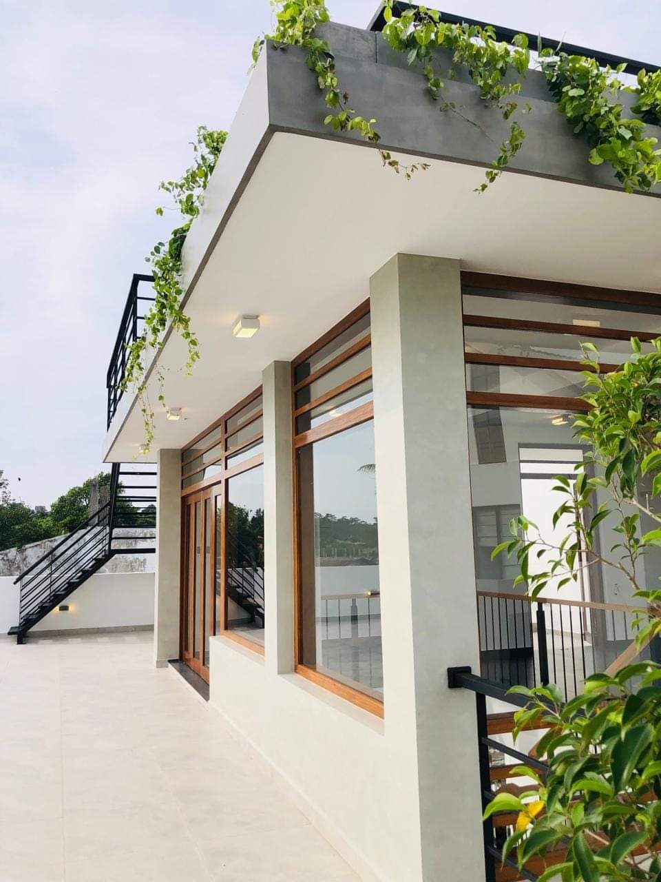 🏡✨ BRAND NEW LUXURY 3-STOREY HOUSE FOR SALE – THALAWATHUGODA / PANNIPITIYA ✨