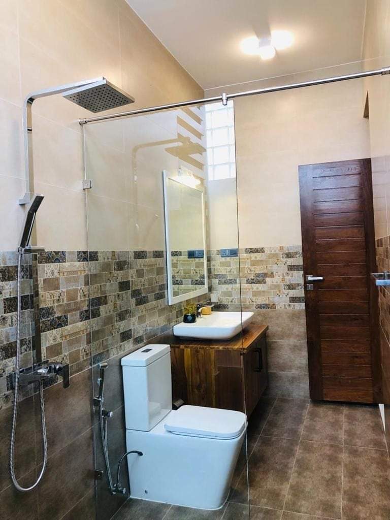🏡✨ BRAND NEW LUXURY 3-STOREY HOUSE FOR SALE – THALAWATHUGODA / PANNIPITIYA ✨