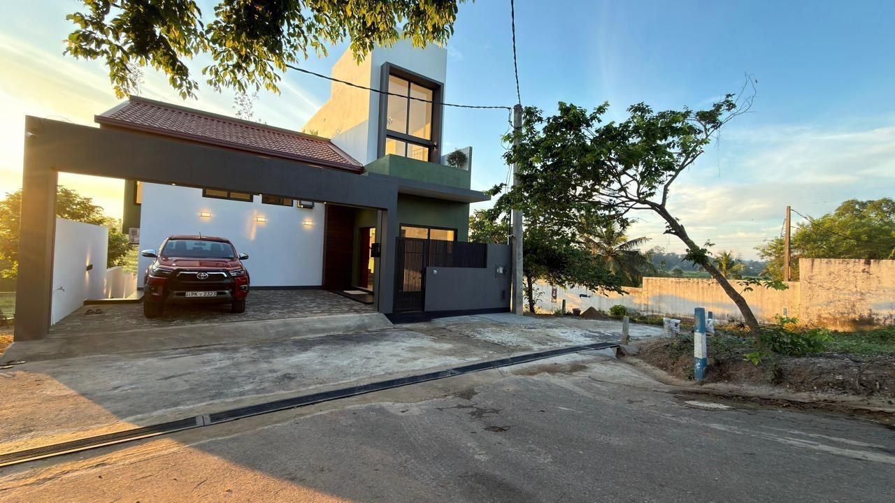 🏡 BRAND NEW LUXURY 3-STOREY HOUSE FOR SALE – HOMAGAMA