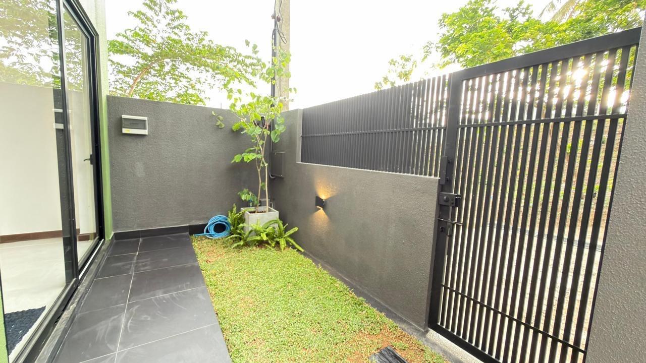 🏡 BRAND NEW LUXURY 3-STOREY HOUSE FOR SALE – HOMAGAMA