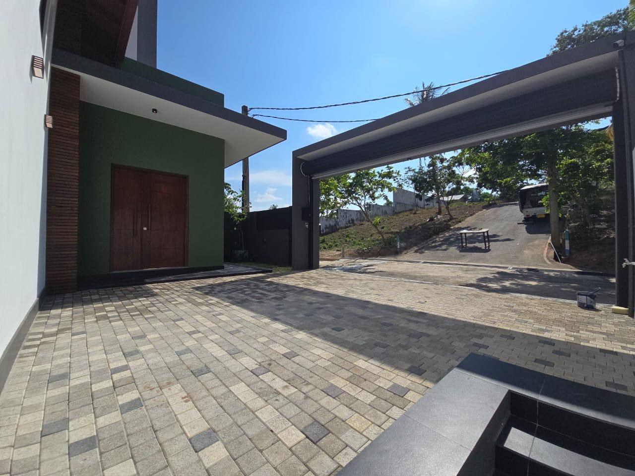 🏡 BRAND NEW LUXURY 3-STOREY HOUSE FOR SALE – HOMAGAMA