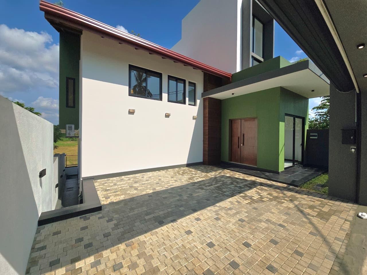 🏡 BRAND NEW LUXURY 3-STOREY HOUSE FOR SALE – HOMAGAMA