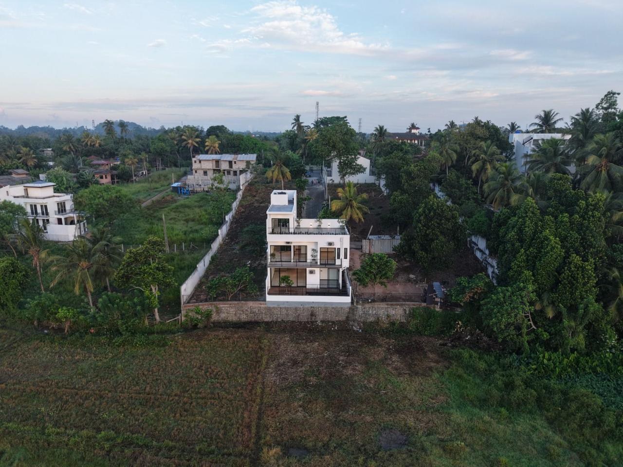 🏡 BRAND NEW LUXURY 3-STOREY HOUSE FOR SALE – HOMAGAMA