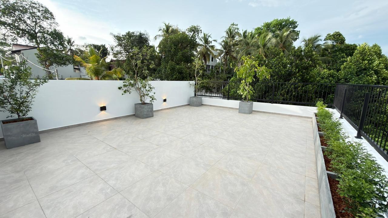 🏡 BRAND NEW LUXURY 3-STOREY HOUSE FOR SALE – HOMAGAMA