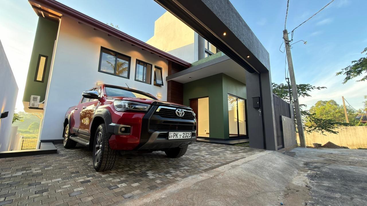 🏡 BRAND NEW LUXURY 3-STOREY HOUSE FOR SALE – HOMAGAMA