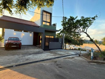 🏡 BRAND NEW LUXURY 3-STOREY HOUSE FOR SALE – HOMAGAMA