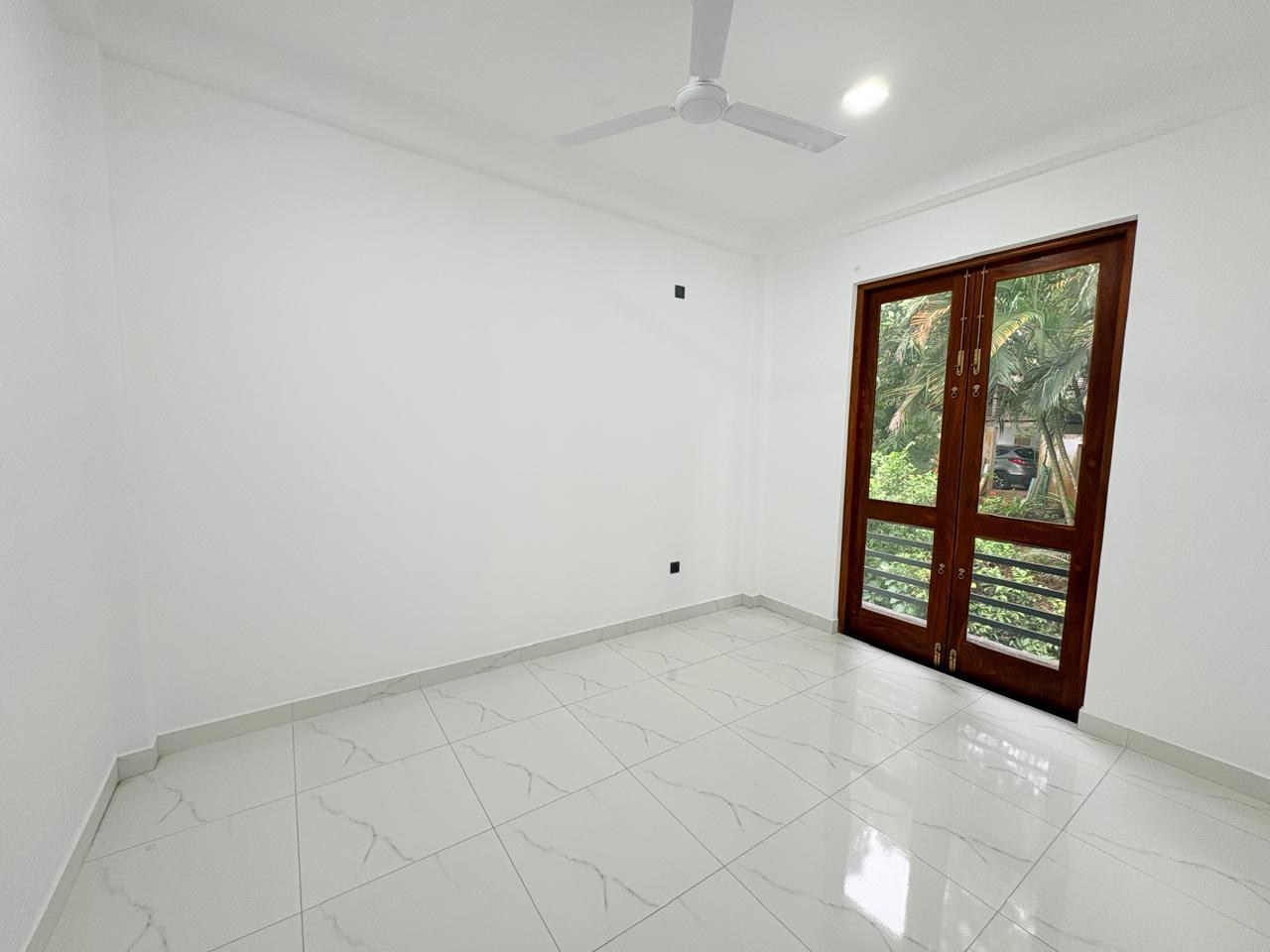 🏡 LUXURY 3-STOREY HOUSE FOR SALE – HOKANDARA
