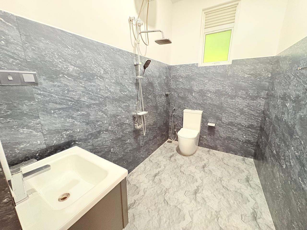 🏡 LUXURY 3-STOREY HOUSE FOR SALE – HOKANDARA