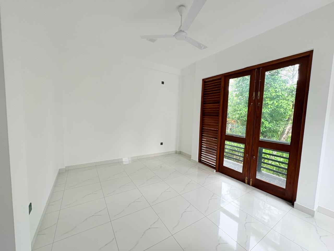 🏡 LUXURY 3-STOREY HOUSE FOR SALE – HOKANDARA