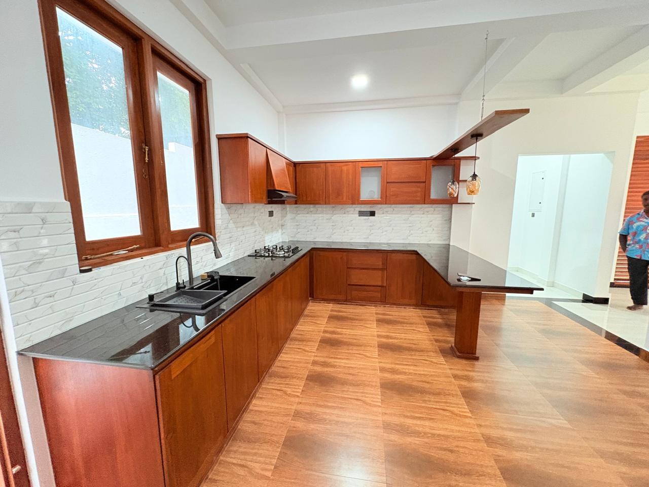 🏡 LUXURY 3-STOREY HOUSE FOR SALE – HOKANDARA