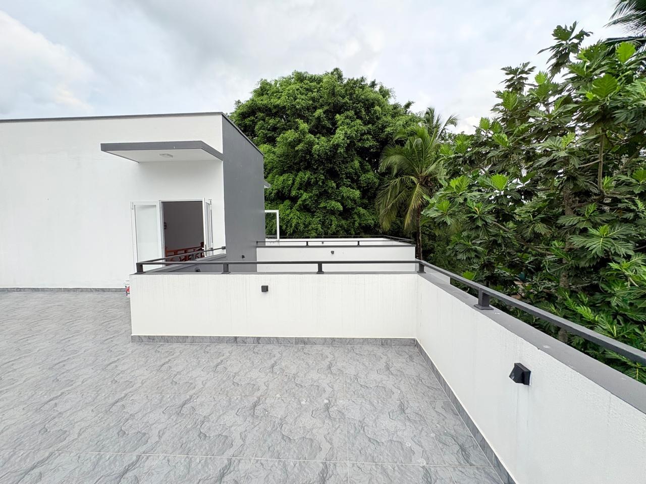 🏡 LUXURY 3-STOREY HOUSE FOR SALE – HOKANDARA