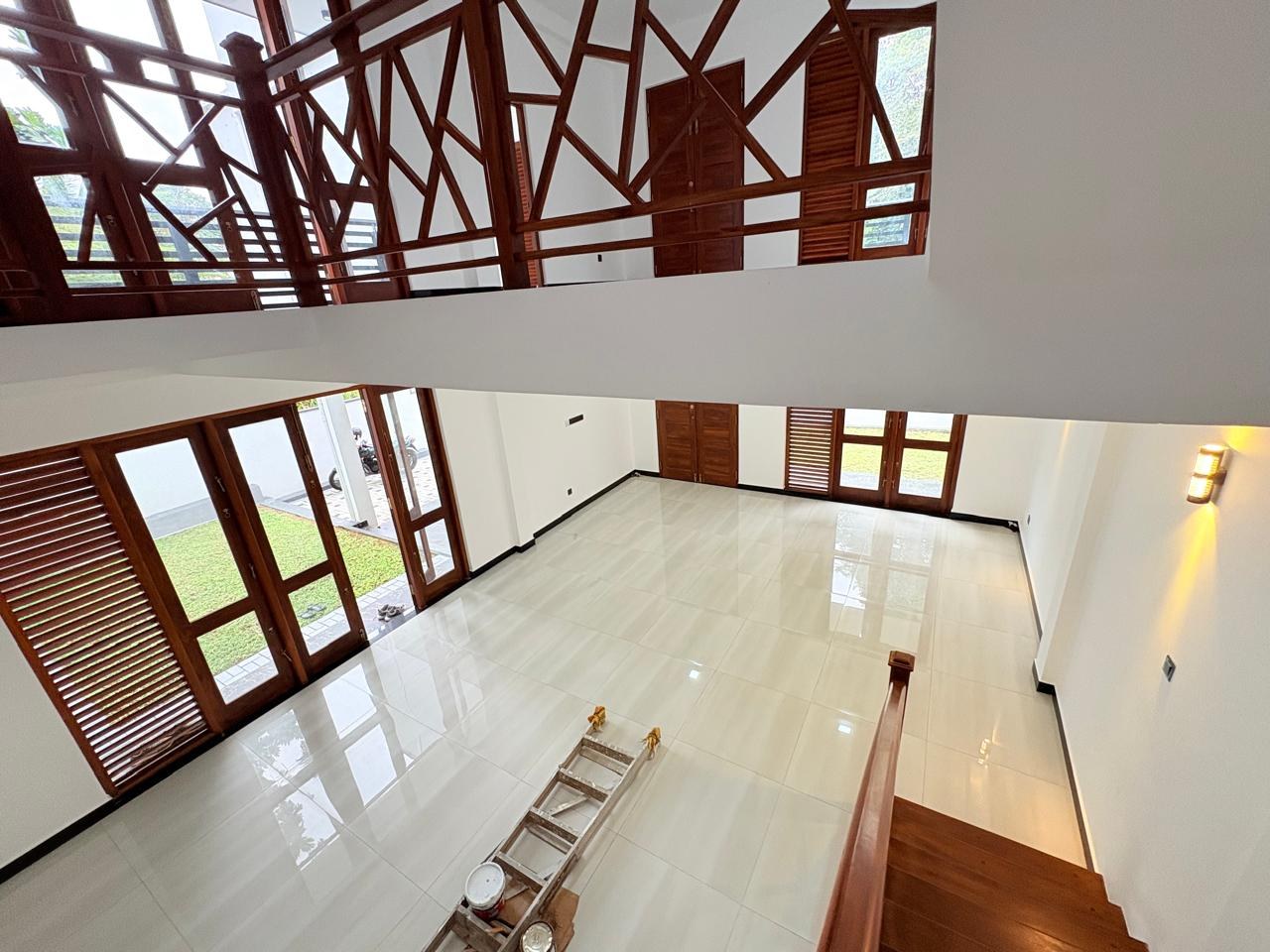 🏡 LUXURY 3-STOREY HOUSE FOR SALE – HOKANDARA