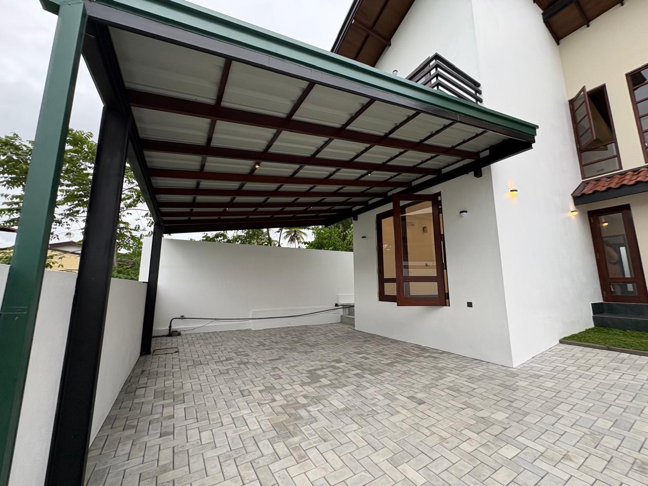 Brand New Luxury House Sale in Battaramulla