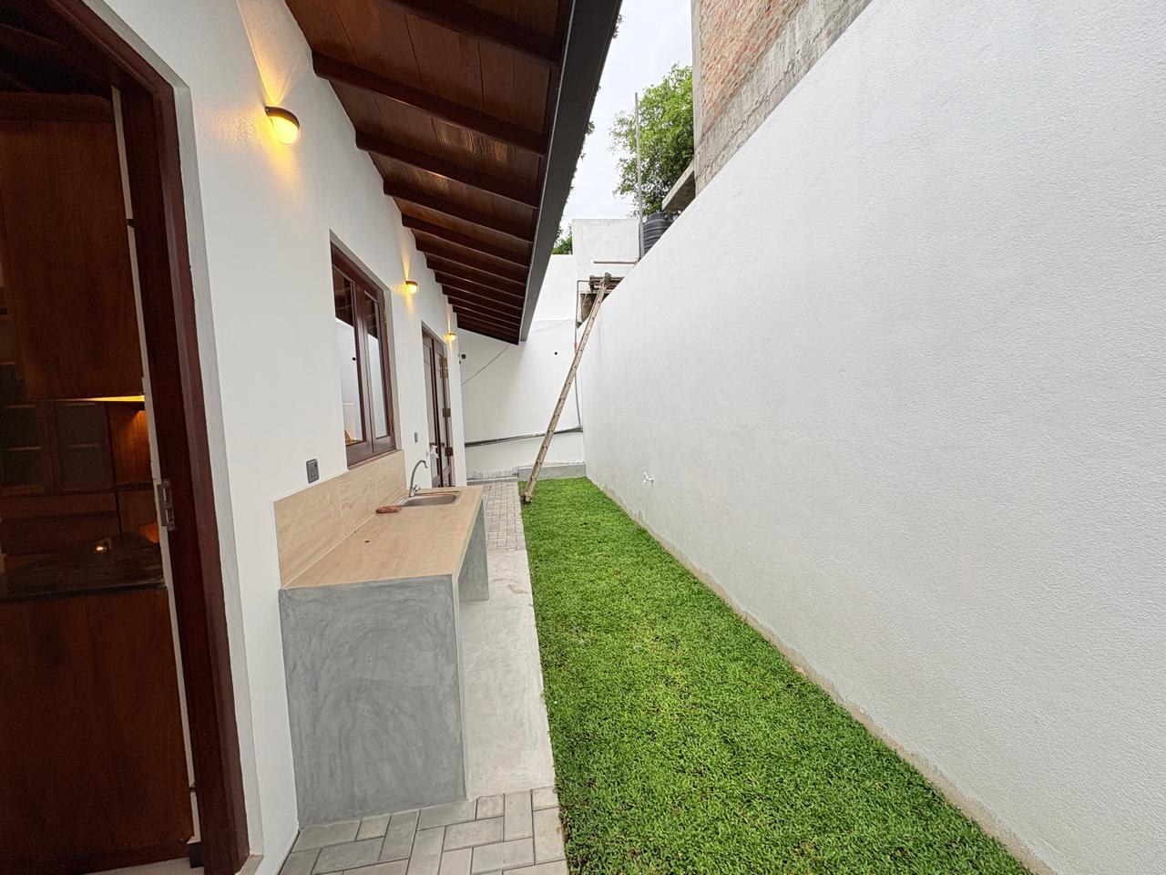 Brand New Luxury House Sale in Battaramulla